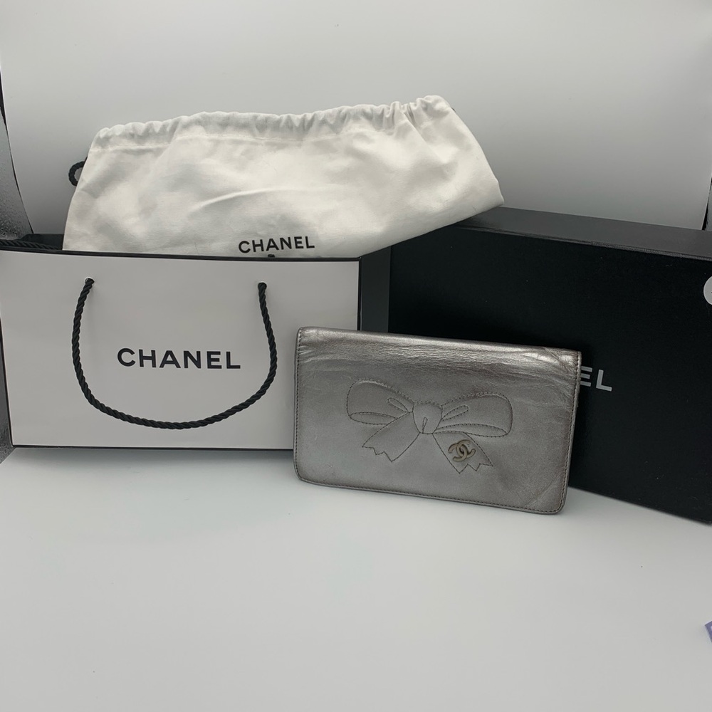 Chanel CC Ribbon Bifold Leather Wallet Silver
